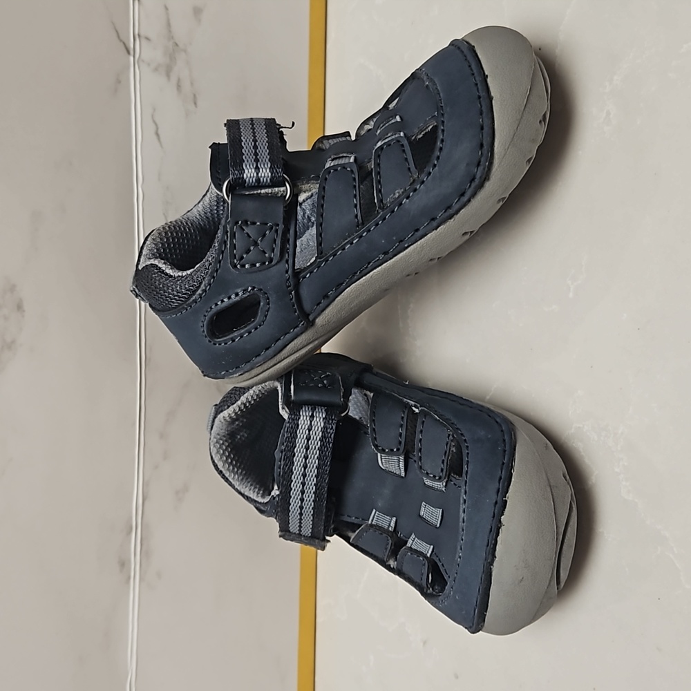Stride rite sonny sandals- Toddler size 5.5